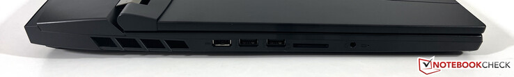 Lado esquerdo: Alimentação, 2x USB-A 3.2 Gen2 (10 Gbps), leitor de cartões SD, conector estéreo de 3,5 mm