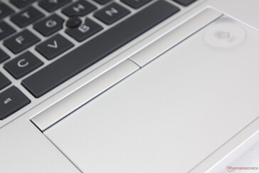 Um dos poucos laptops comerciais Intel Evo com botões do mouse e um nub trackpoint