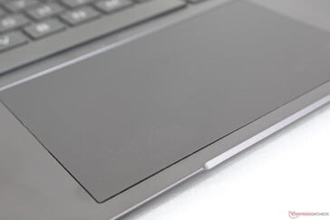 O Clickpad tem o mesmo tamanho de antes a 12,5 x 8 cm. Sua superfície é lisa, mas o clique é um pouco do lado esponjoso