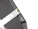 14 mm de espessura, mais de 900 gramas de peso: Bastante para um tablet.
