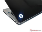 O logotipo HP iluminado  indica o estado do portátil