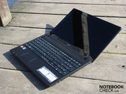 O Acer Aspire 5253-E352G32Mnkk é um portátil surpreendentemente insensível.