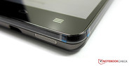 Esquinas arredondadas são características para o design do LG D605 Optimus L9 II.