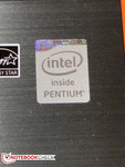 Um Pentium da geração Haswell está dentro do portátil.