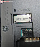 O slot para cartões MicroSD...
