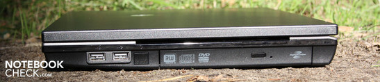 Lado Direito: 2 x USB 2.0, DVD multi-burner