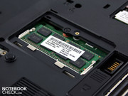 a RAM (4 GB DDR3, Micro Tech, 2 módulos) e
