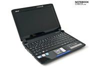 O netbook Acer Aspire One 532 bem aberto, ...