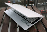 Não é o portátil mais leve; o tamanho é adequado para o formato.