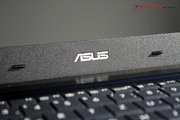 A Asus integrou uma tela mate com alto contraste.