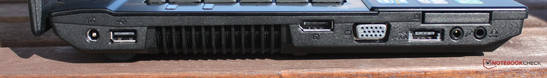 Lado esquerdo: Força, 1x USB 2.0, Display Port, VGA, 34mm Expresscard, eSATA (USB 2.0 combo), conector de áudio de 3,5mm (S/PDIF), entrada de áudio