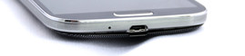 Lado inferior: porta micro USB 2.0