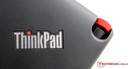 Quando em uso, o ponto do ‘i’ do ThinkPad brilha em vermelho.
