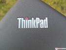 Os distintivos logotipos ThinkPad na tampa da tela e na base...
