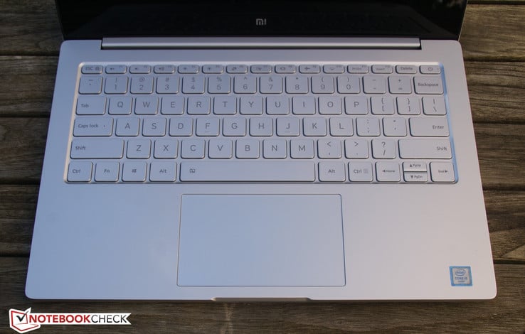Mi Notebook Air: keyboard and touchpad