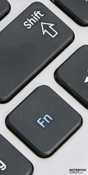 Samsung QX412-S01DE: Bem projetado, teclado grande – mas com pontos de pressão fracos.