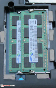 O 355E7C tem dois bancos de memória.