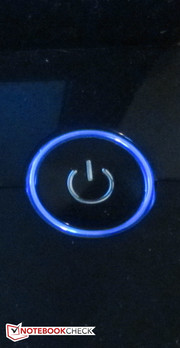 O botão interruptor iluminado adiciona um destaque colorido.
