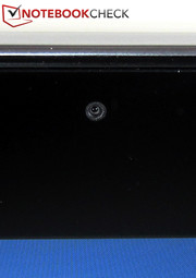 O XPS 10 oferece uma webcam (integrada na frente) para fotos e videoconferências.