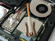 O desempenho é bom devido ao CPU T8100 com 2.1 GHz e uma Geforce 9500M GS.