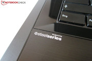 O teclado foi concebido em colaboração coma SteelSeries.