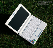 O Asus Eee PC 901 é um netbook de 8.9" com um CPU Intel Atom...