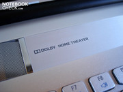 O portátil suporta Dolby Home Theater.