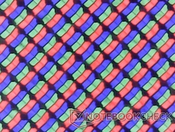 Subpixels RGB nítidos, sem granulação perceptível