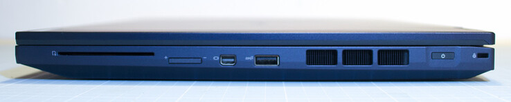 Leitor de cartões Smartcard; DisplayPort; USB Tipo A 3.1 Gen 2; slot de segurança Kensington