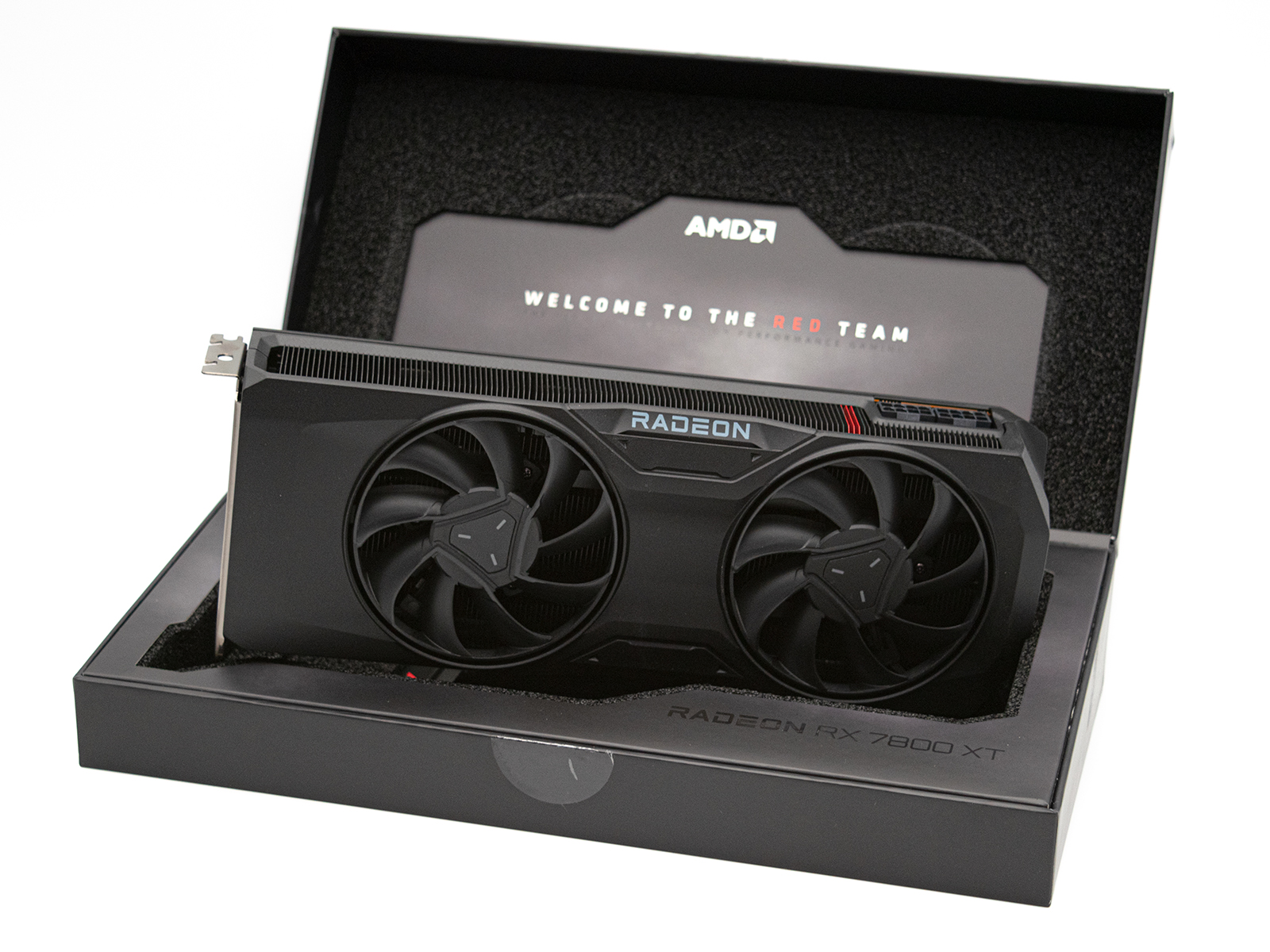 Análise da placa de vídeo AMD Radeon RX 7800 XT para desktop Análise da placa de vídeo AMD Radeon RX 7800 XT para desktop