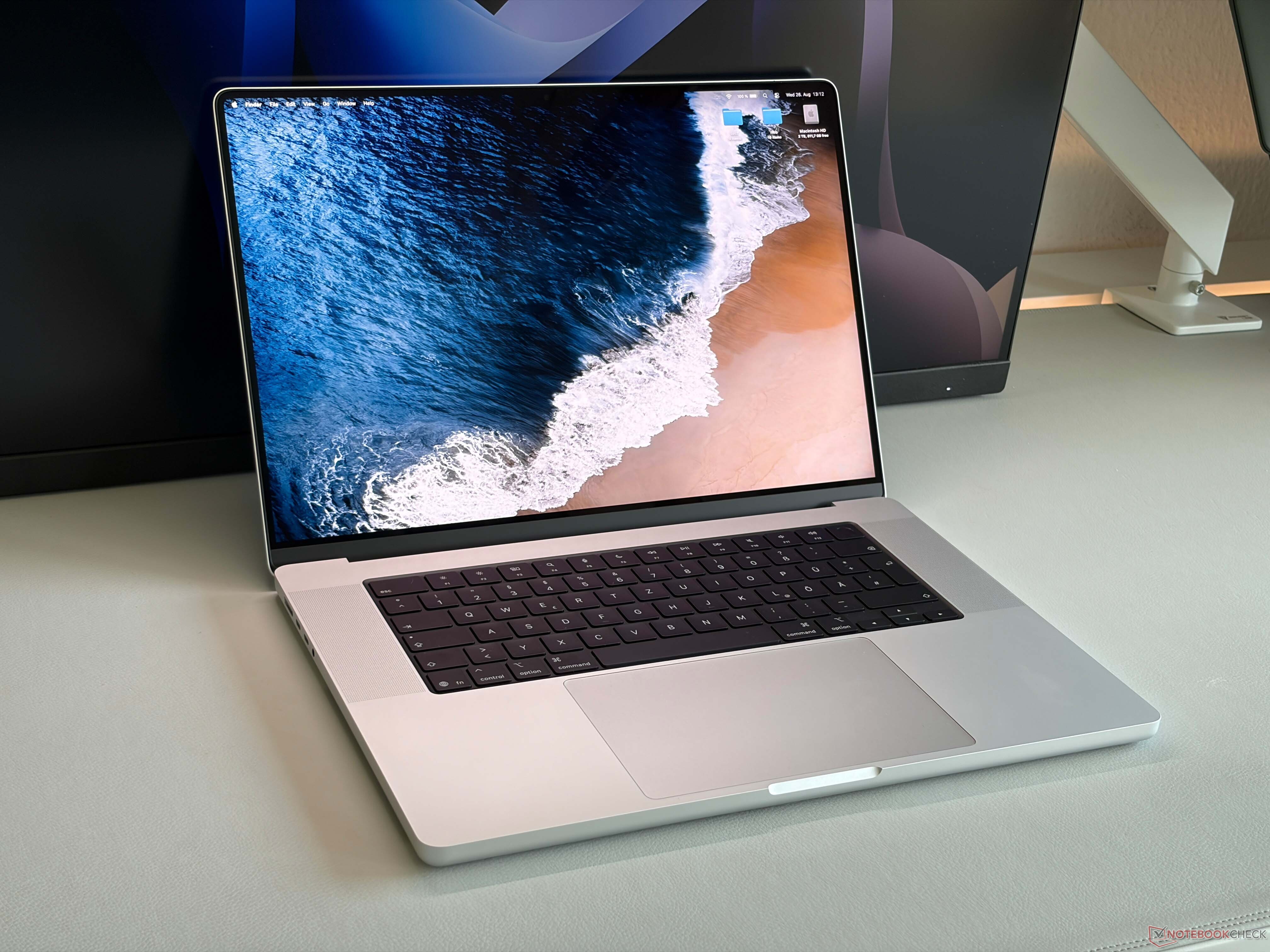 Apple MacBook Pro 16 M5 Max・Early 2026 Apple MacBook Pro 16 2026 M5 Max - Notebookcheck.info