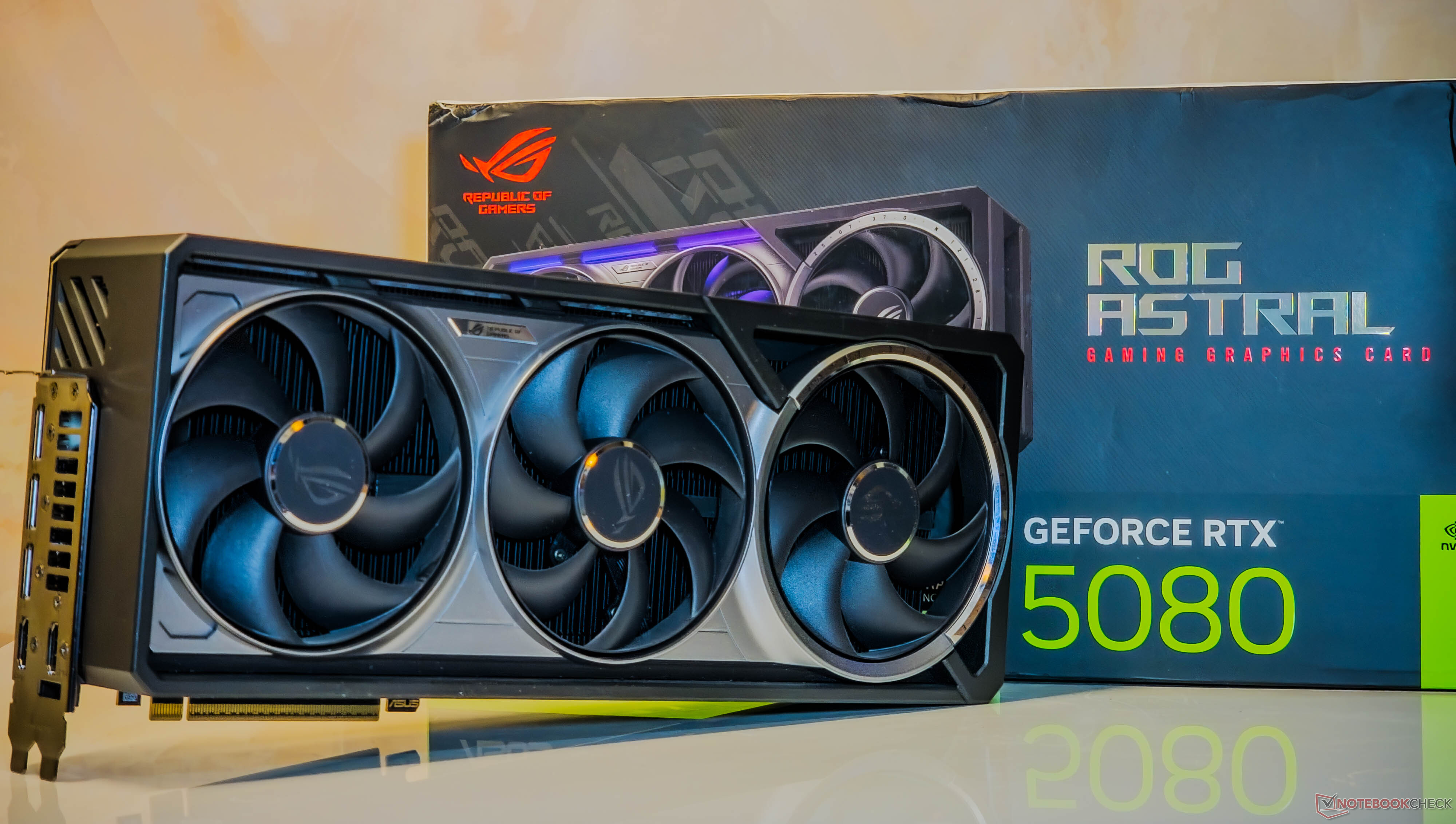 Análise da Asus ROG Astral GeForce RTX 5080 OC Edition: Linda