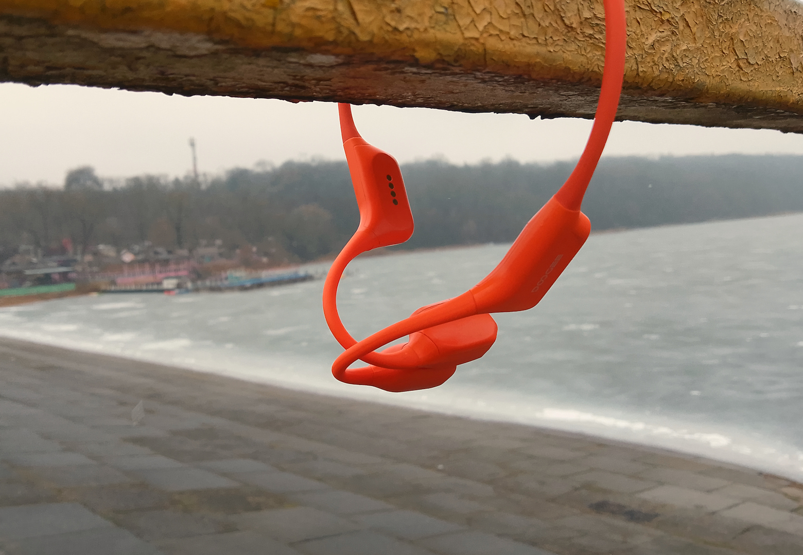 Análise prática do Doogee BoneAir Swim