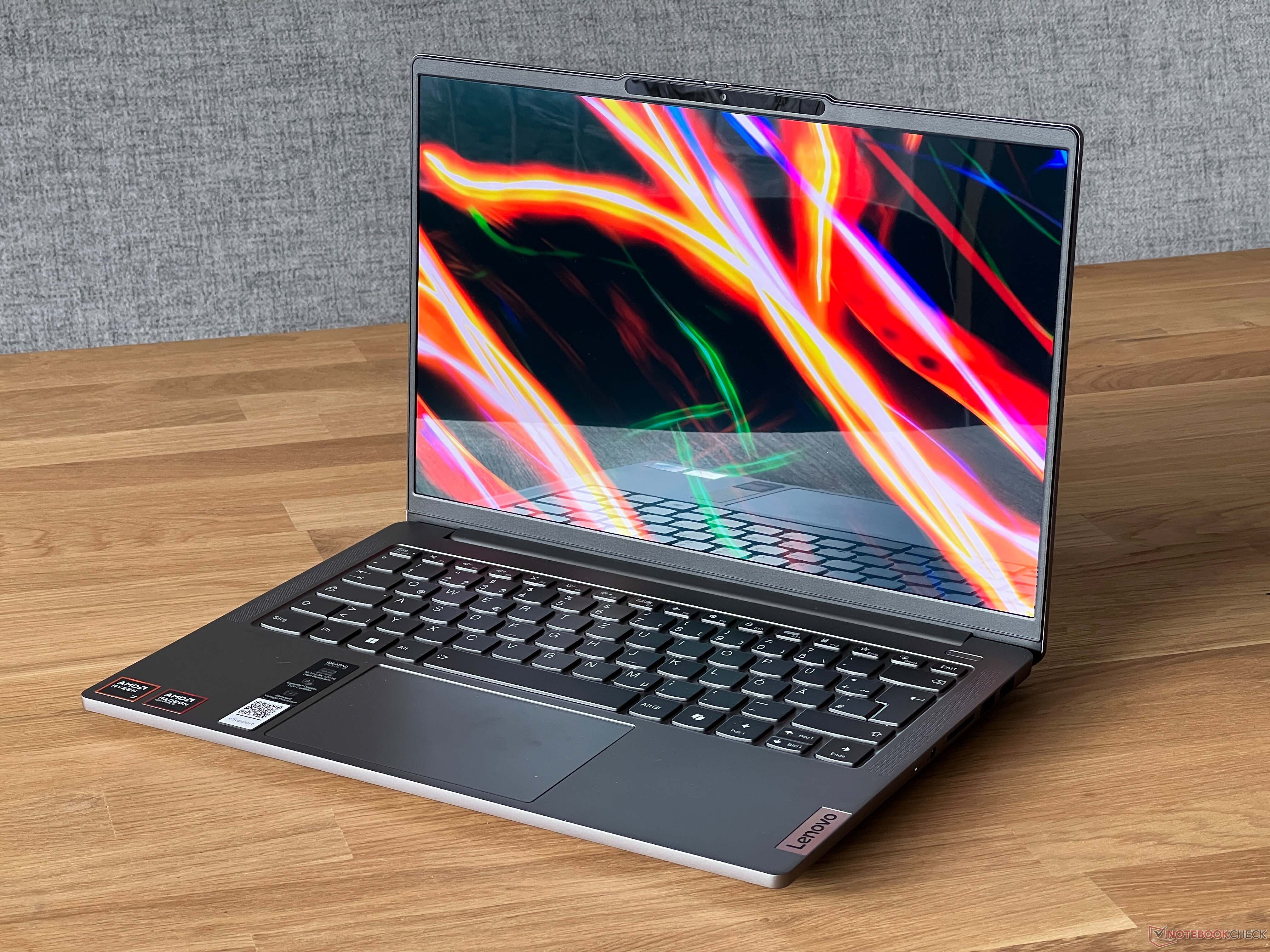 IdeaPad Pro 5 Gen 9 14型 (AMD) Lenovo IdeaPad Pro 5 Gen 9 14型(AMD） | よりスマートなパワーの14型