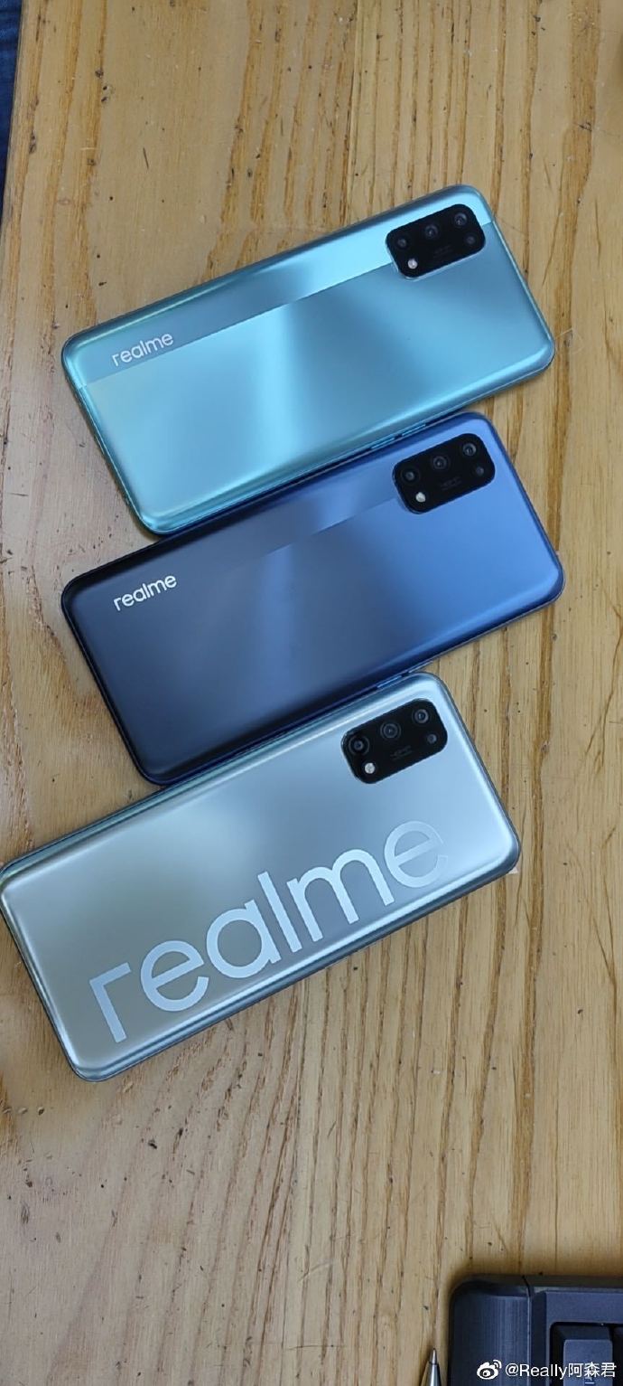 A Realme V5 virá em três opções de cores (imagem via Weibo)