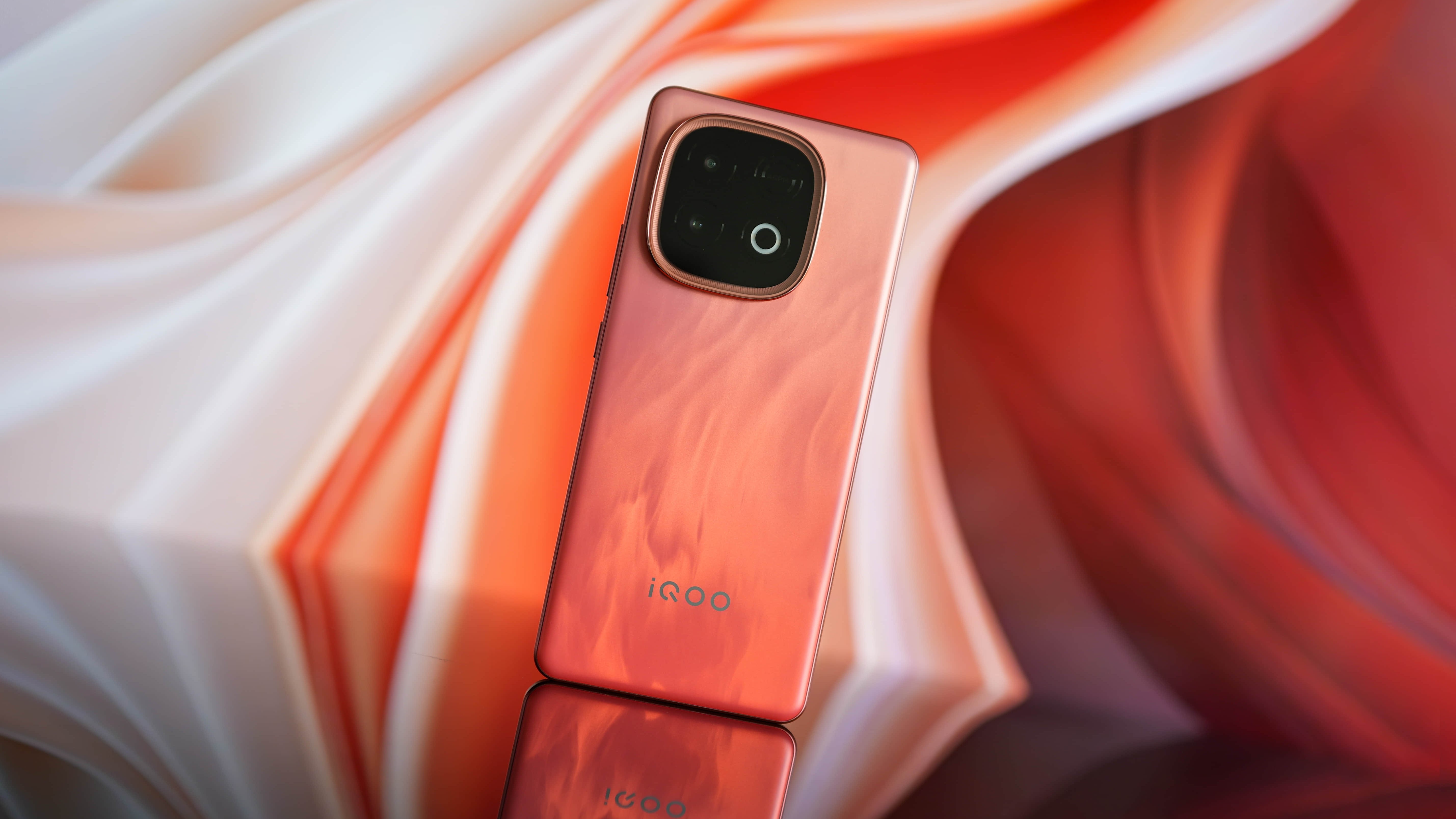 A série iQoo Z10 Turbo é lançada com baterias de até 7.620mAh e