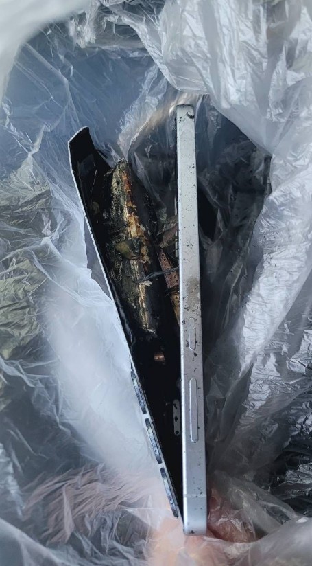 Samsung Galaxy S25 Plus queimado (Fonte da imagem: fórum da comunidade Samsung de Chuizan)