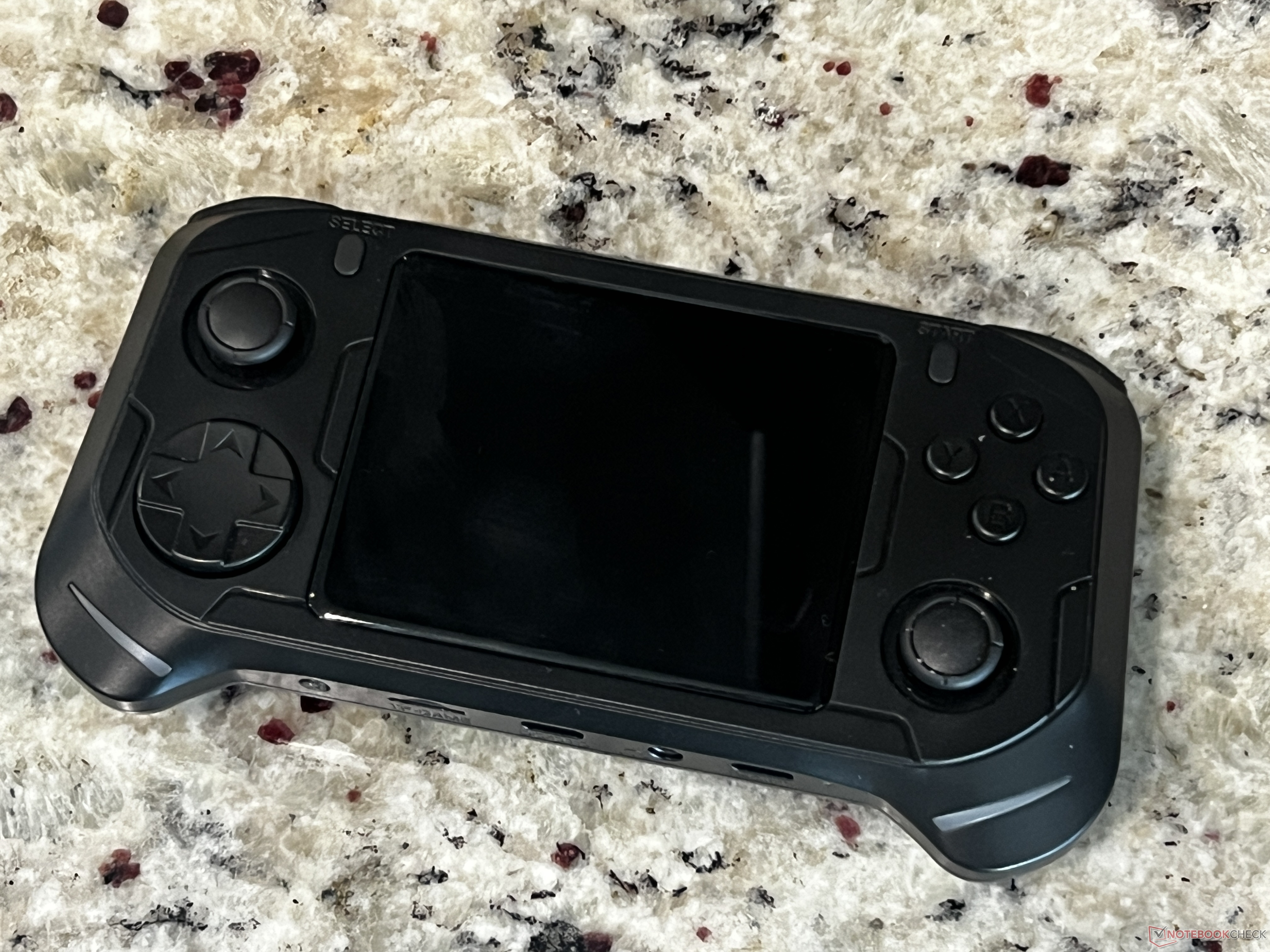 Hands-on do handheld retrô Abxylute E1 Dual-OS - Notebookcheck.info