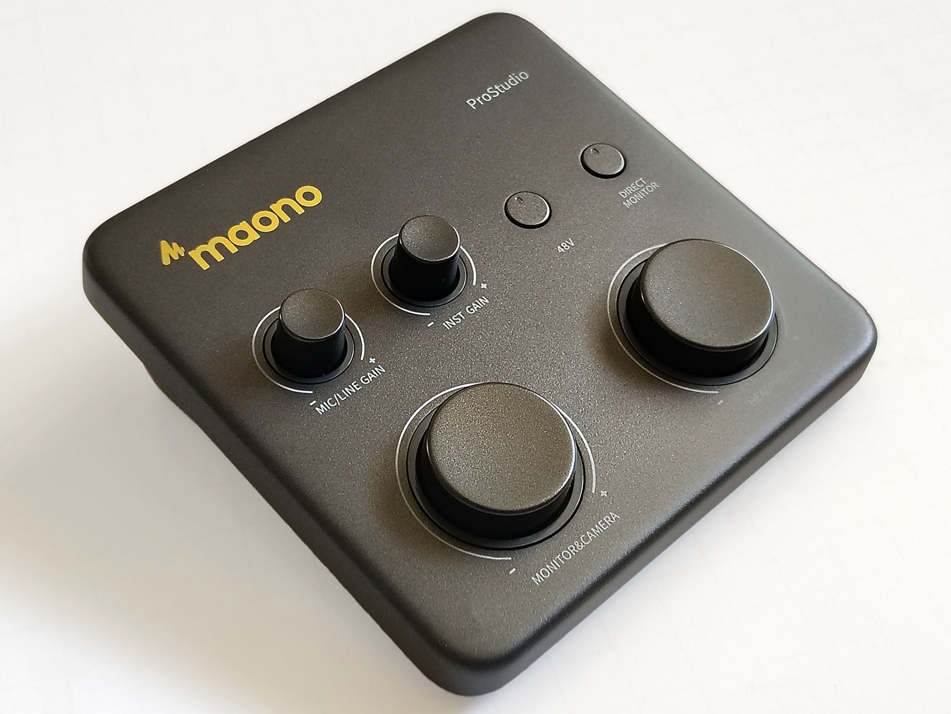 Interface de áudio Maono P1 para iniciantes.