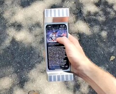 A 6 Pound Phone Case é talvez a capa de smartphone mais pesada do mundo. (Fonte da imagem: Matter Neuroscience)