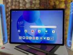 Atualmente, a Lenovo está oferecendo o Idea Tab Plus em um pacote com uma caneta stylus por US$ 290. (Fonte da imagem: Notebookcheck)