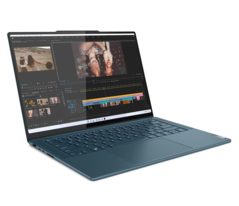 Tela do Lenovo Yoga Pro 9 RTX 5060. (Fonte da imagem: Globaldata)