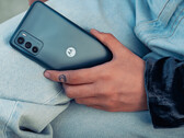 A Motorola Moto G42 tem um chipset 4G e 4 GB de RAM, entre outras características. (Fonte de imagem: Motorola)