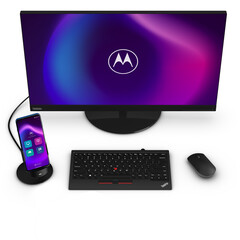 O Motorola Moto G100 pode ser facilmente conectado a um monitor para depois oferecer um modo especial de mesa.