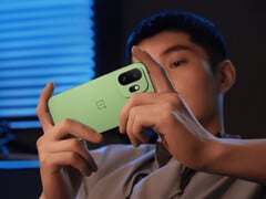 A tela do OnePlus 16 utilizará, segundo relatos, um novo material emissor de luz BOE X4, desenvolvido em conjunto pela OnePlus e pela BOE.