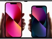 O entalhe do Samsung Galaxy Tab S8 Ultra é pelo menos mais sutil do que o entalhe do iPhone 13. (Fonte da imagem: Apple/@OnLeaks - edited)