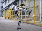 O robô humanoide G1 da Unitree impressiona com movimentos autênticos de kung fu. (Fonte da imagem: YouTube / Unitree Robotics)