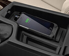 O carregador sem fio da BMW supostamente frita o chip NFC do iPhone 15 Pro. (Fonte da imagem: BMW Canadá)