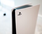 Você precisará mais do que apenas outra bateria CR2032 ao substituir o CMOS em uma PlayStation 5. (Fonte de imagem: Charles Sims)