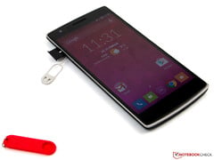 O OnePlus One foi o primeiro celular da OnePlus e causou um impacto duradouro no mundo dos smartphones.